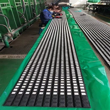 55 gulungan lembaran ketinggalan seramik siap untuk dieksport ke Itali